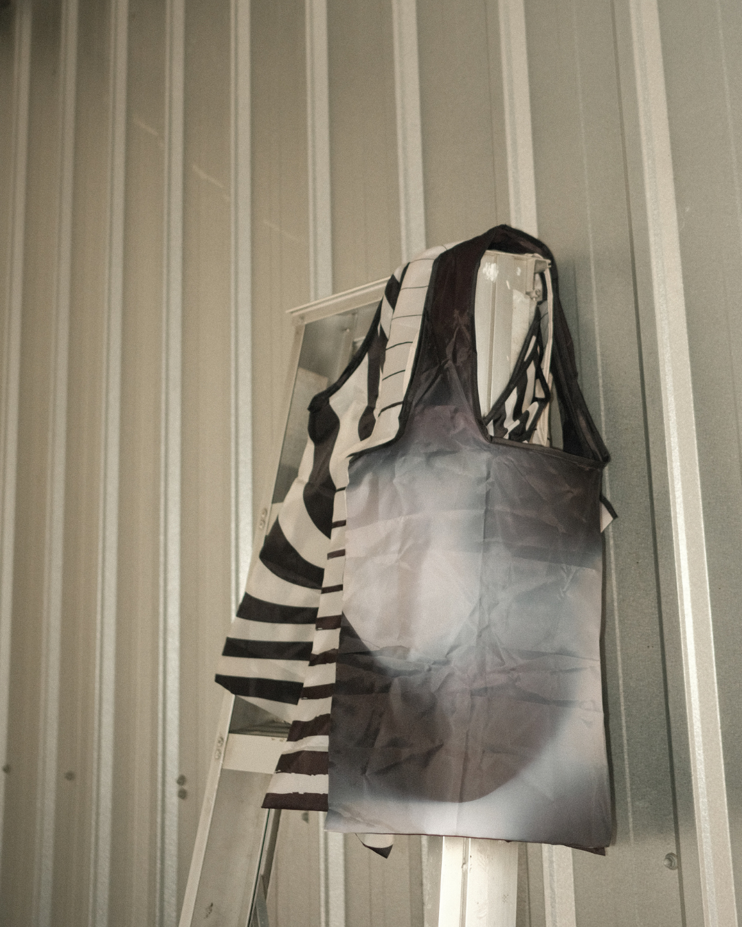 Adorebag: Silhouette Haze