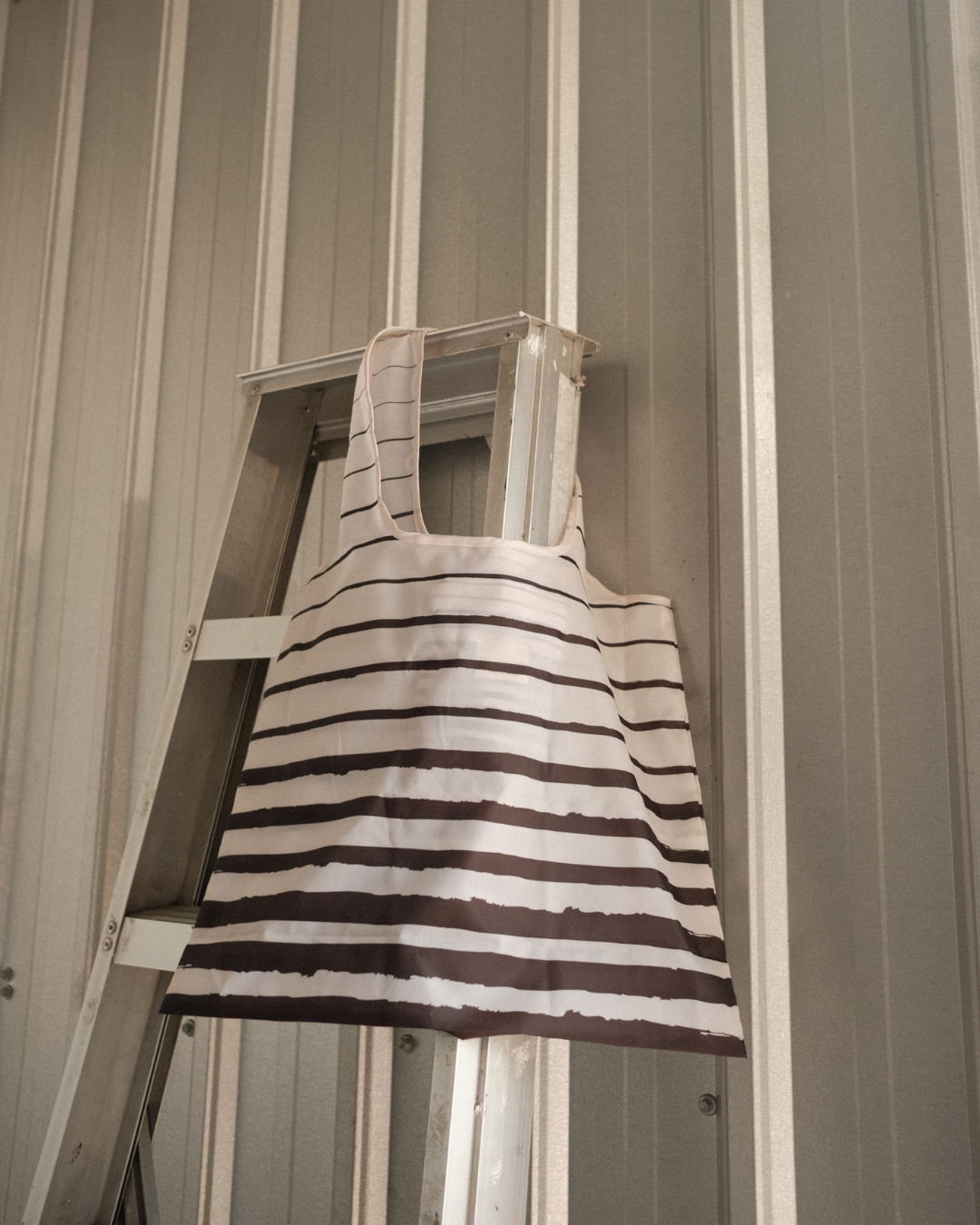 Adorebag: Silhouette Stripes
