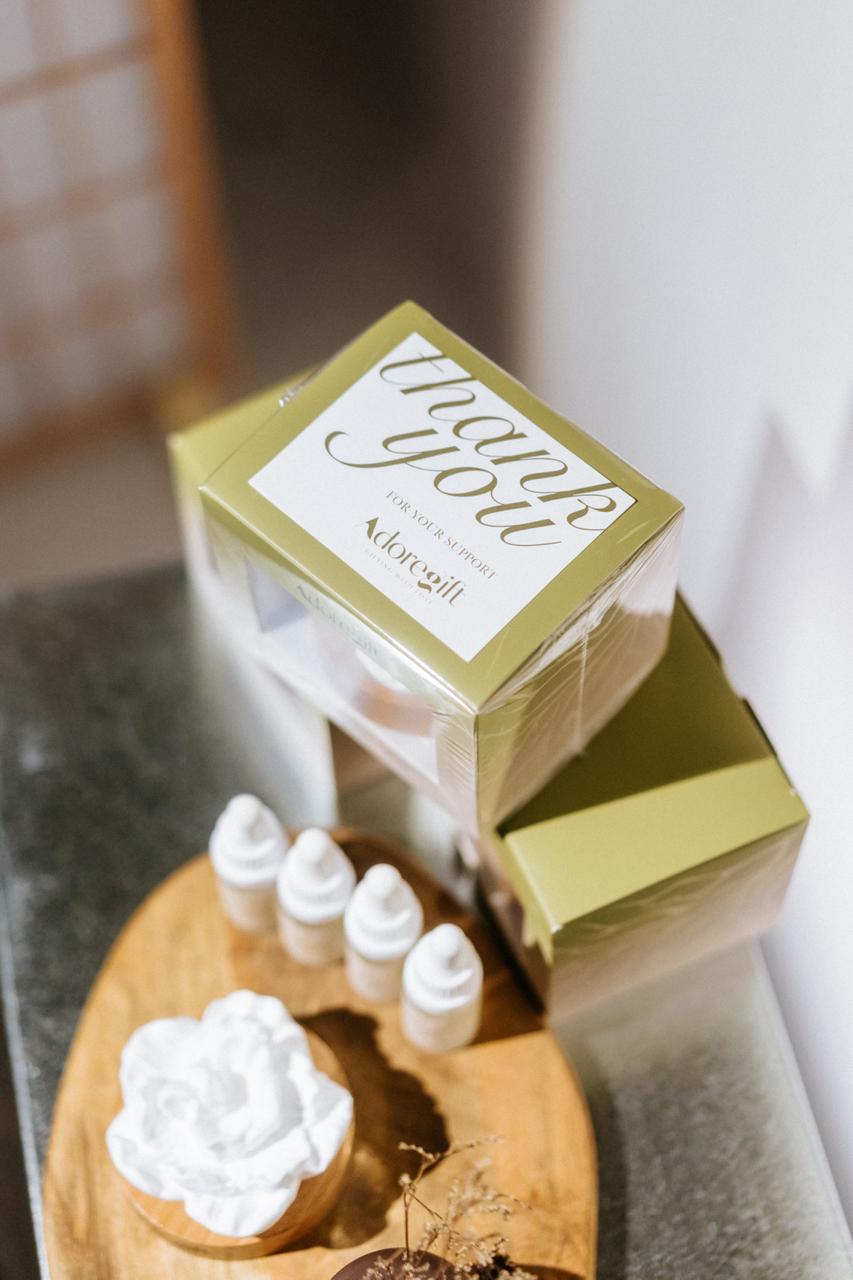 Adorebloom Clay Flower Diffuser: English Pear & Freesia