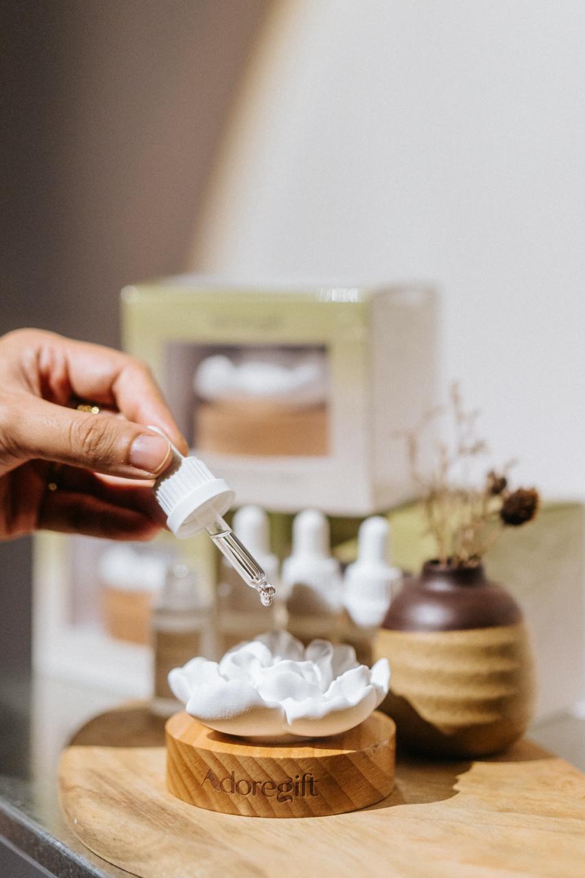 Adorebloom Clay Flower Diffuser: English Pear & Freesia